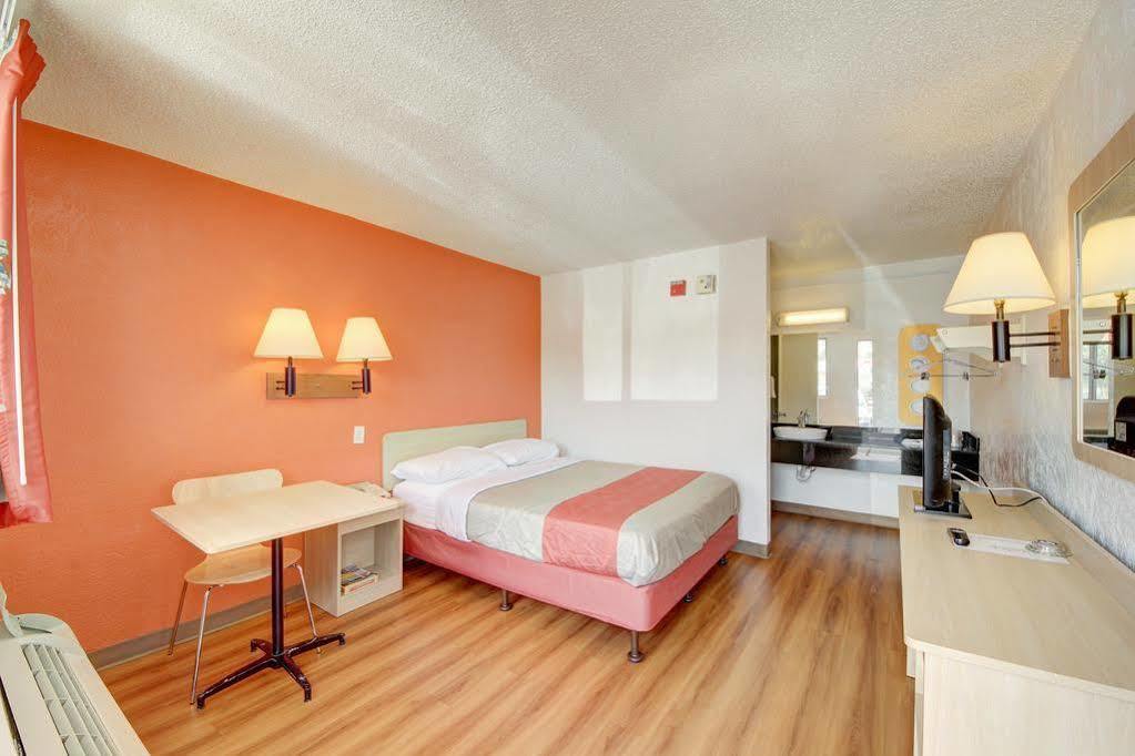 Red Roof Inn San Antonio Northeast - Rittiman Rd Bagian luar foto